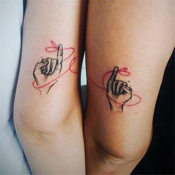 Tatuajes en pareja para San Valentín - Hilo rojo