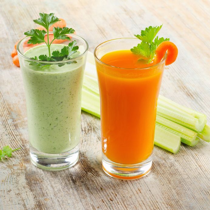 Jugos naturales para la gastritis (naturales y efectivos) - Jugo de zanahoria con apio y espinacas