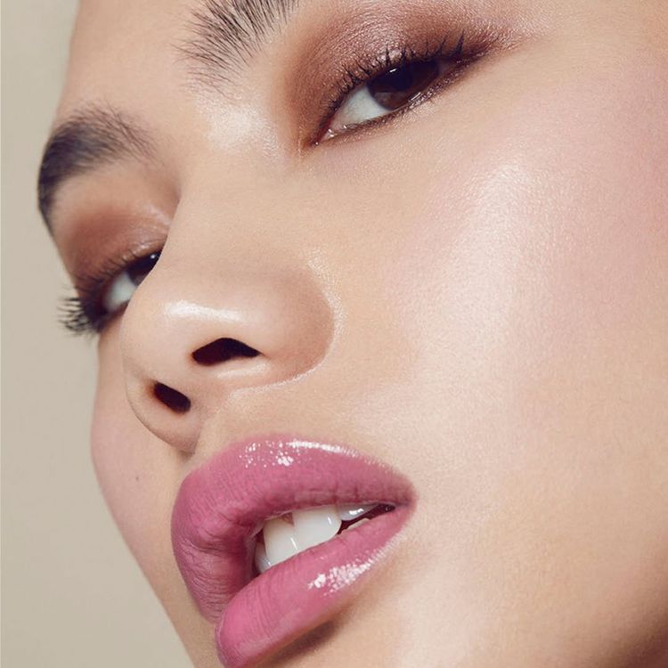 Luce mega linda en tus clases on line con estos maquillajes - Hidratante de labios con color