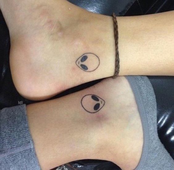 Tatuajes que simbolizan la amistad - Ovnis