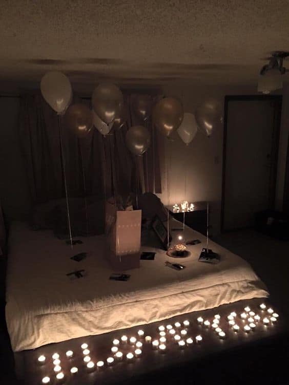 Ideas para decorar la habitación de tu novio en su cumpleaños - Con velas románticas