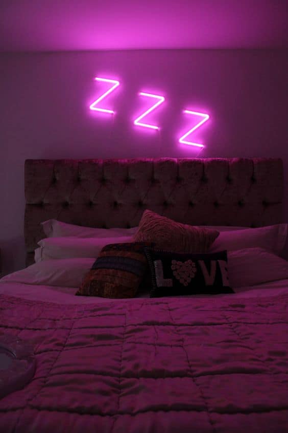 Ideas para darle un toque aesthetic a tu habitación - Luces LED