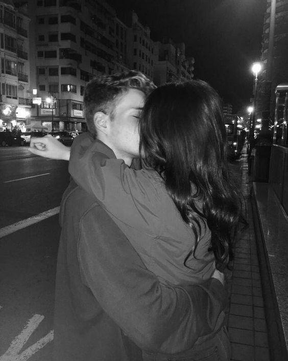 Fotos tumblr que debes hacer con tu novio - Beso romántico