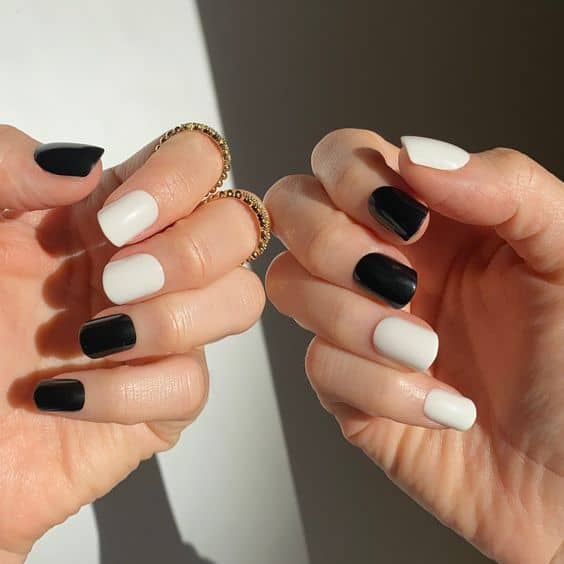 Diseños de uñas negras - Con blanco