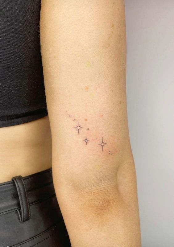 Tatuajes chiquitos para mujer - Estrellas