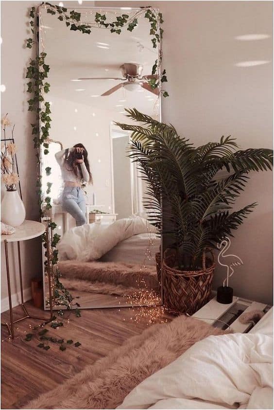 Ideas para decorar tu cuarto aesthetic - Espejo oversized