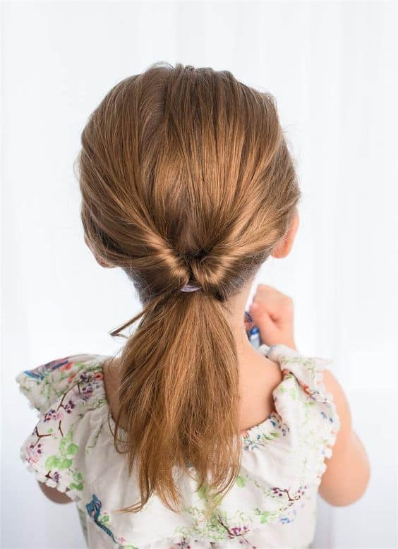 Peinados para niñas cabello corto - Con cola de caballo