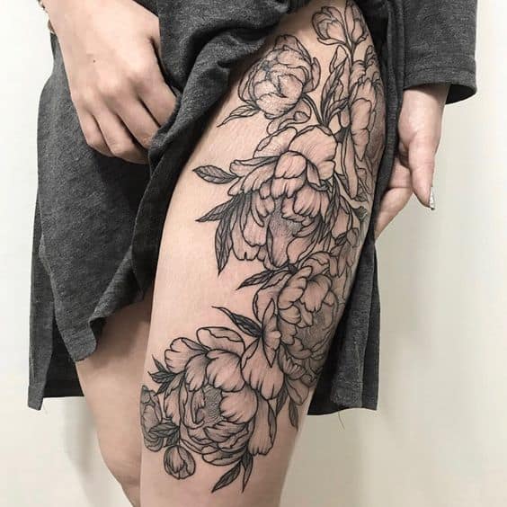 Tatuajes de flores en la pierna - Estilos diversos