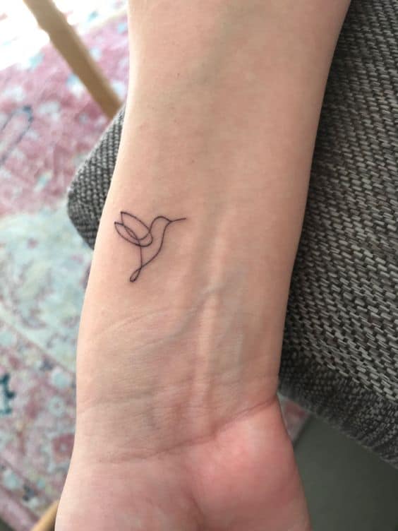 Tatuajes de colibrí pequeños en la muñeca - Del sueño al tattoo