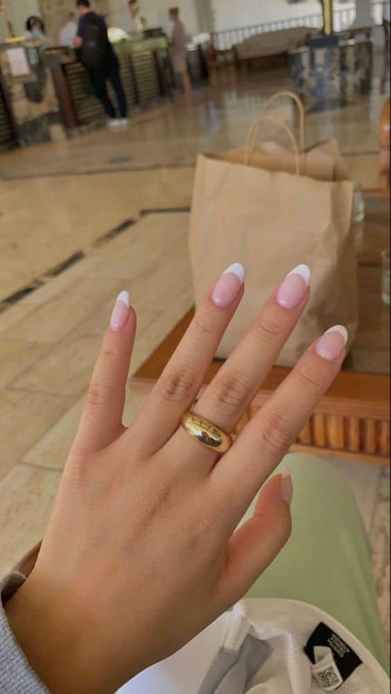 Diseños de uñas blancas - Blanco con negro