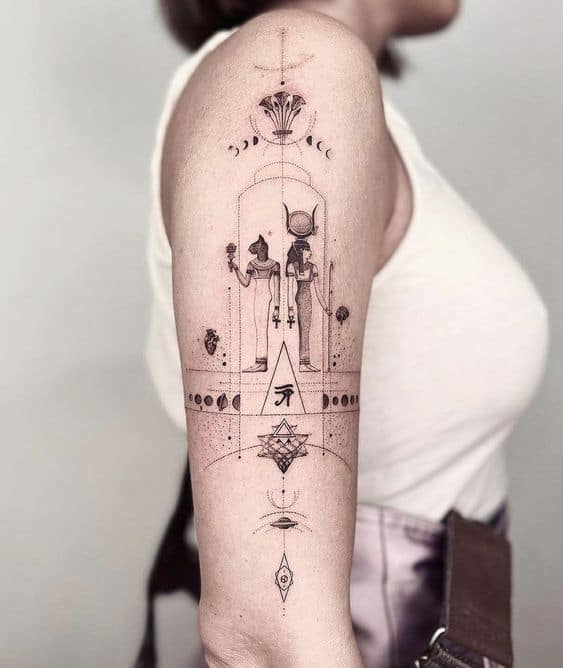 Tatuajes egipcios en el brazo - El dios Ra