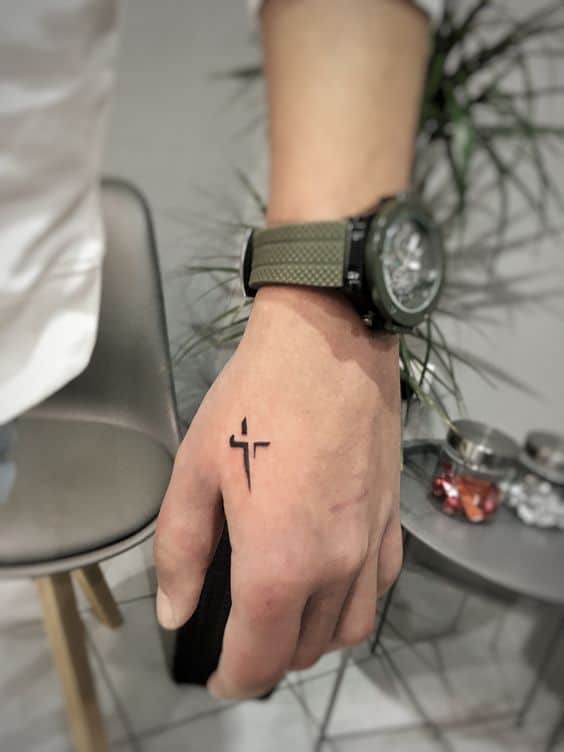 Tatuajes chiquitos para hombres - Cruces
