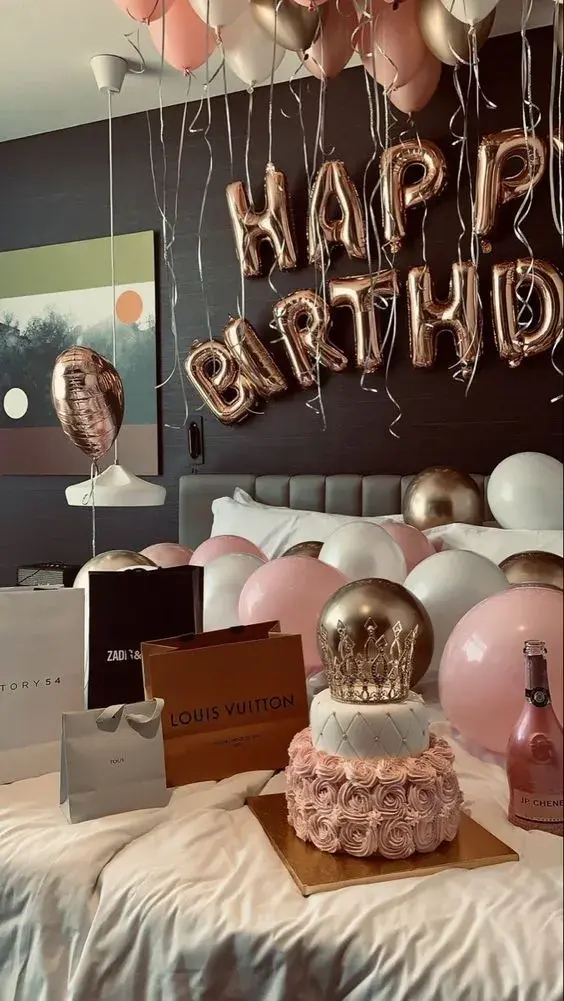 Decoración de cumpleaños en el cuarto para mujer - Globos