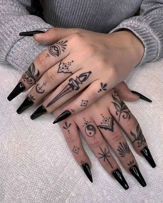Ideas de tatuajes en los dedos - Ideas