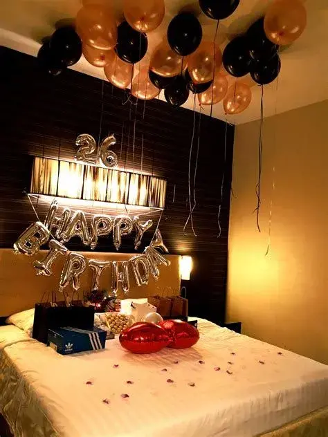 Decoración de cuarto con globos para hombre - Adorna la cama