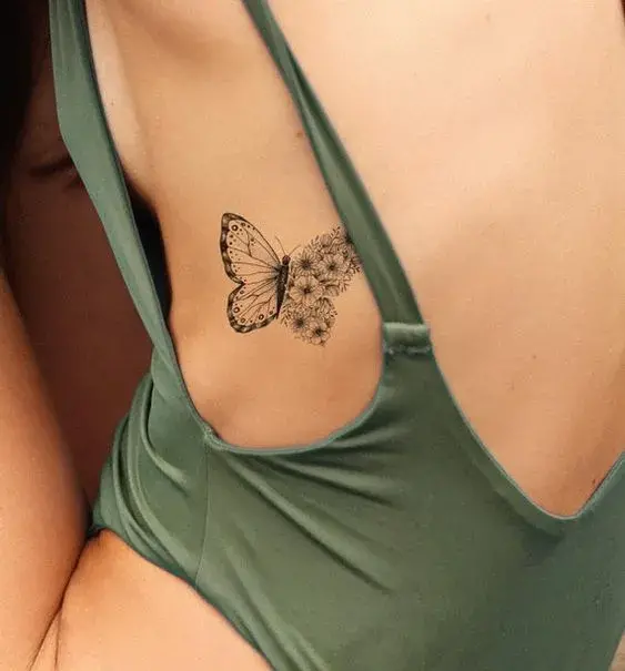 Tatuajes de amor propio para mujer - Mariposa