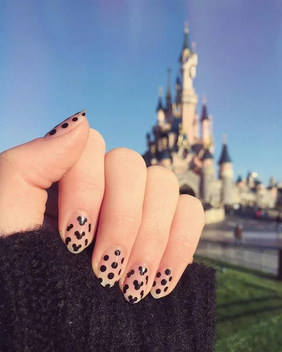 Uñas de Mickey Mouse